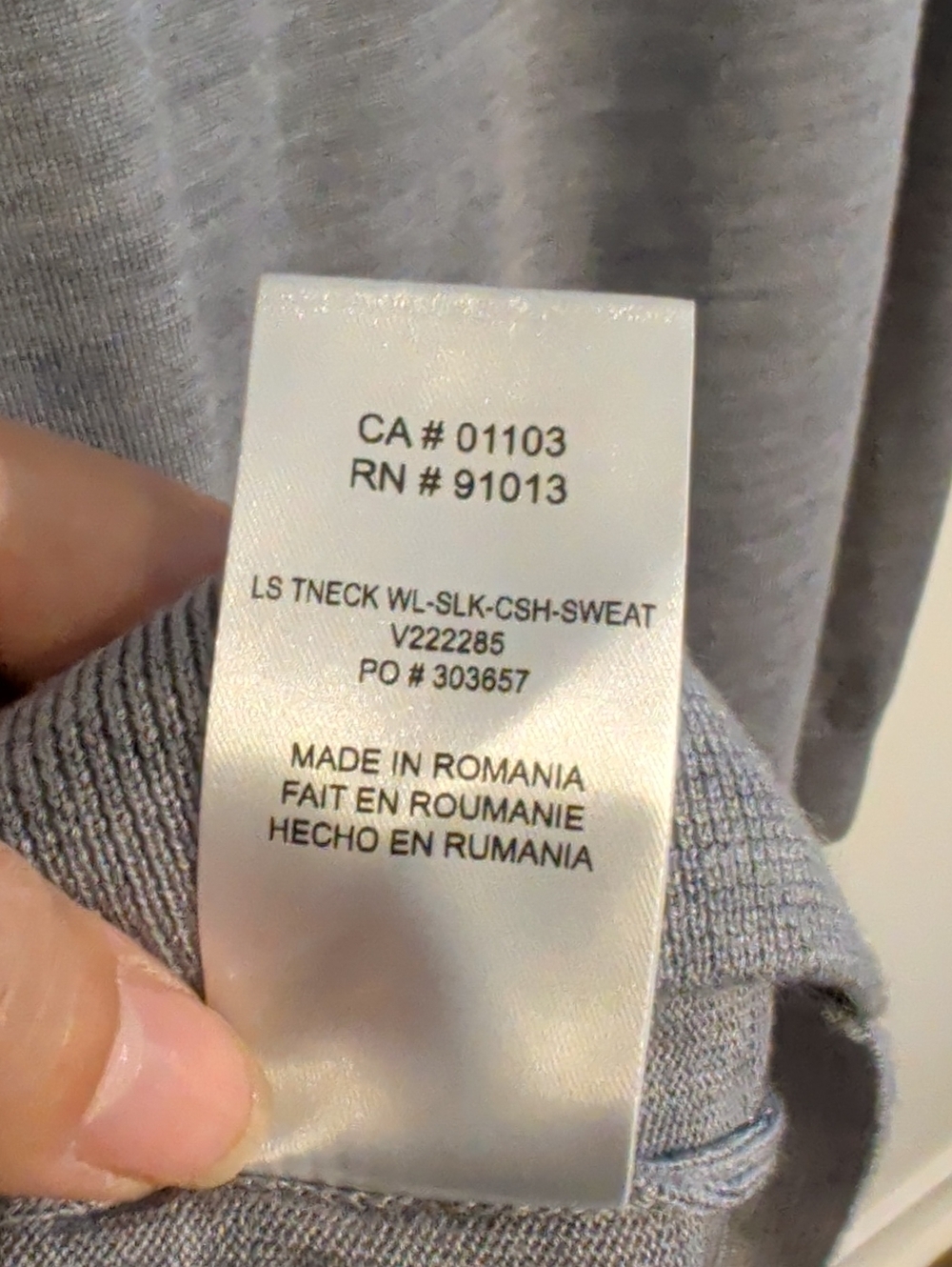 JACK VICTOR wool silk cashmere gray turtleneck sweater - size medium - Picture 11 of 11